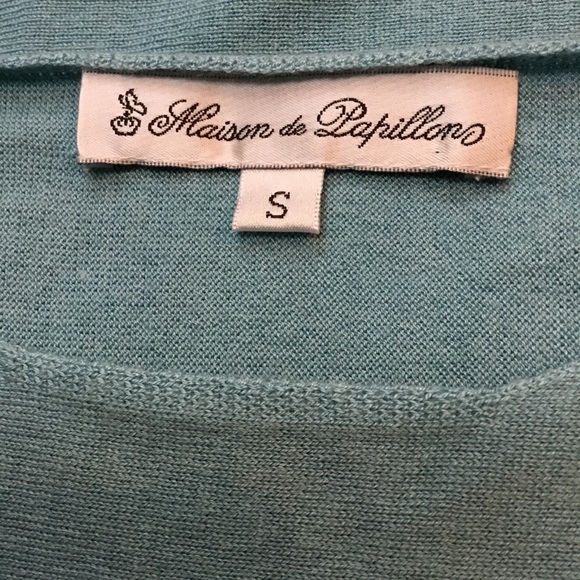 Madison de Papillon sweater top. - Picture 3 of 5